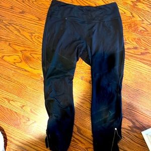Athletes leggings with zip ankle